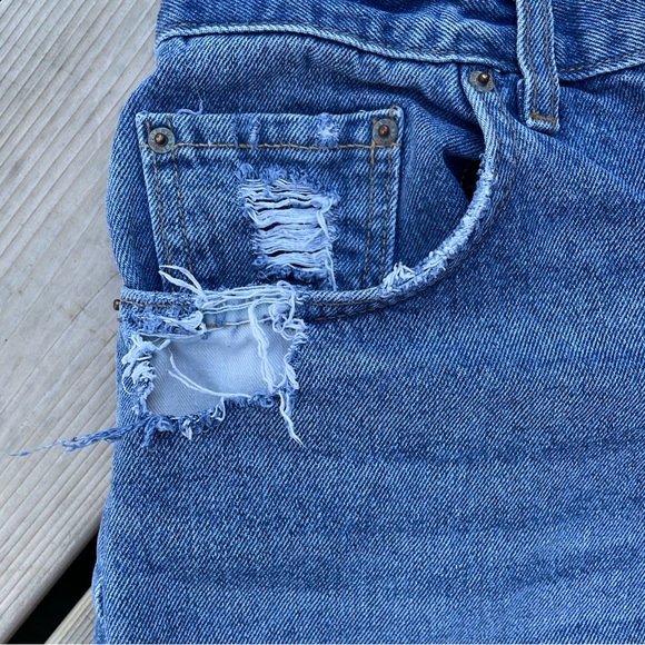 GRLFRND Hayden Low Rise Boyfriend Short, Sz 28 - Picture 9 of 10